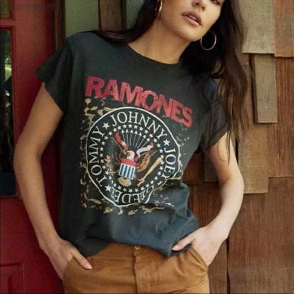 Ramones Black band graphic Graphic Tee Fitted - Picture 4 of 7